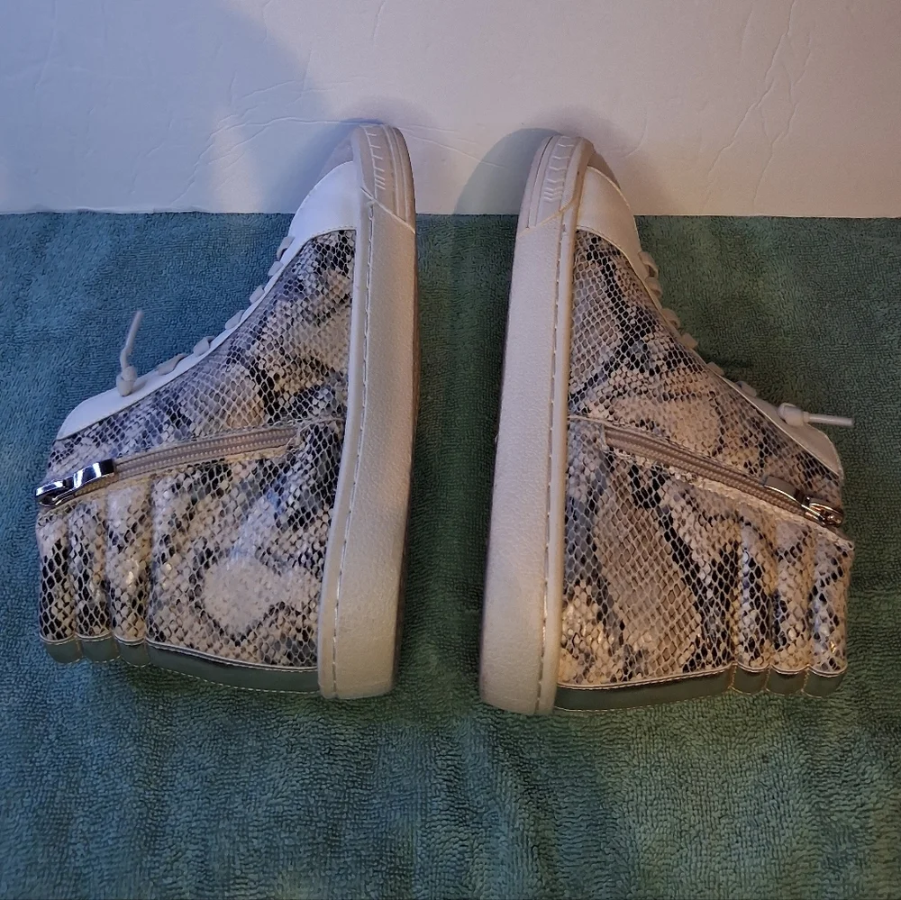 Vintage Havana Snakeskin High-Top Zip Up Star Studded Women's Sneakers Size 9
